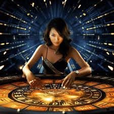 Live Casino Dealer ကဒ်ဖြန့်နေသောမြင်ကွင်း Baccarat ကစားပွဲ